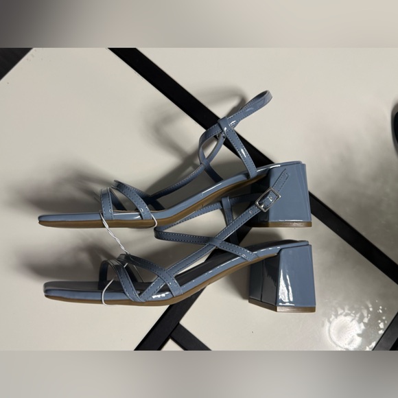 NEW Marc Fisher Blue Strappy Block Heel Sandals - Square Toe - Size 8.5M - Picture 6 of 6
